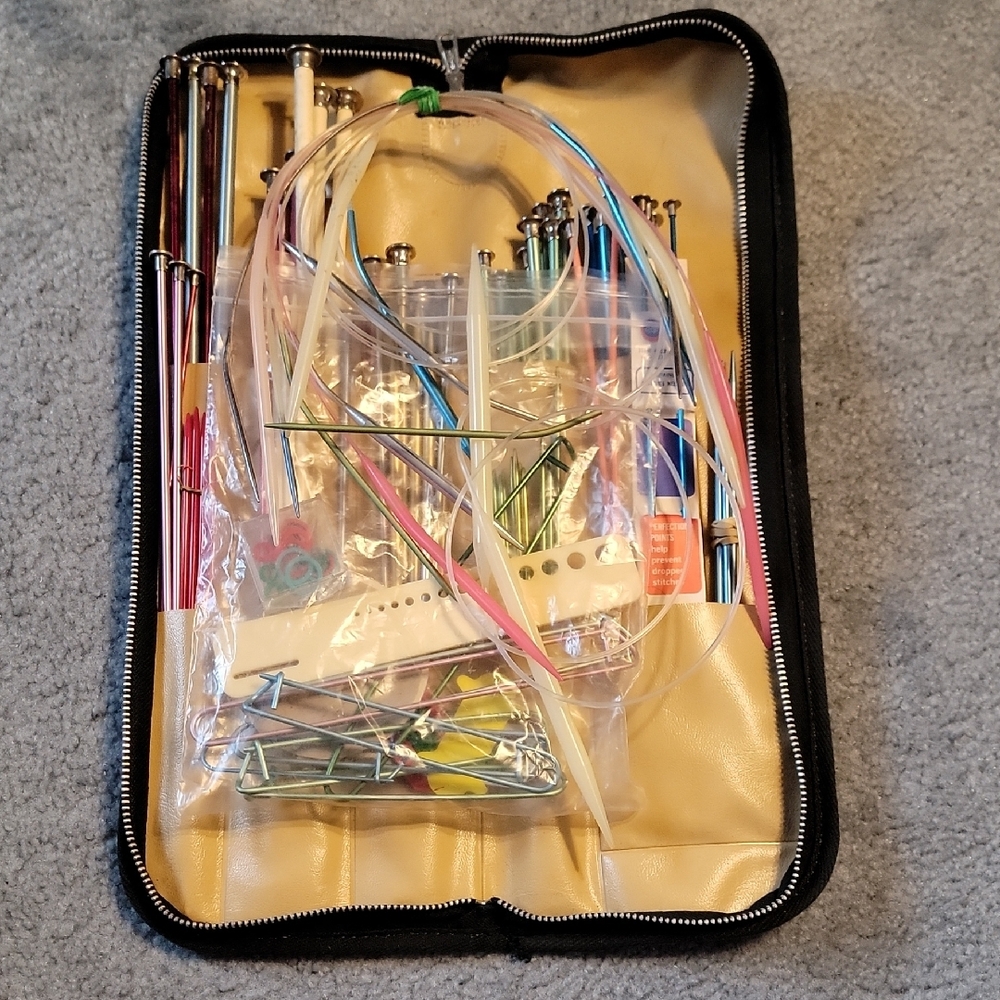 Assorted Knitting Needles Set - Picture 9 of 10